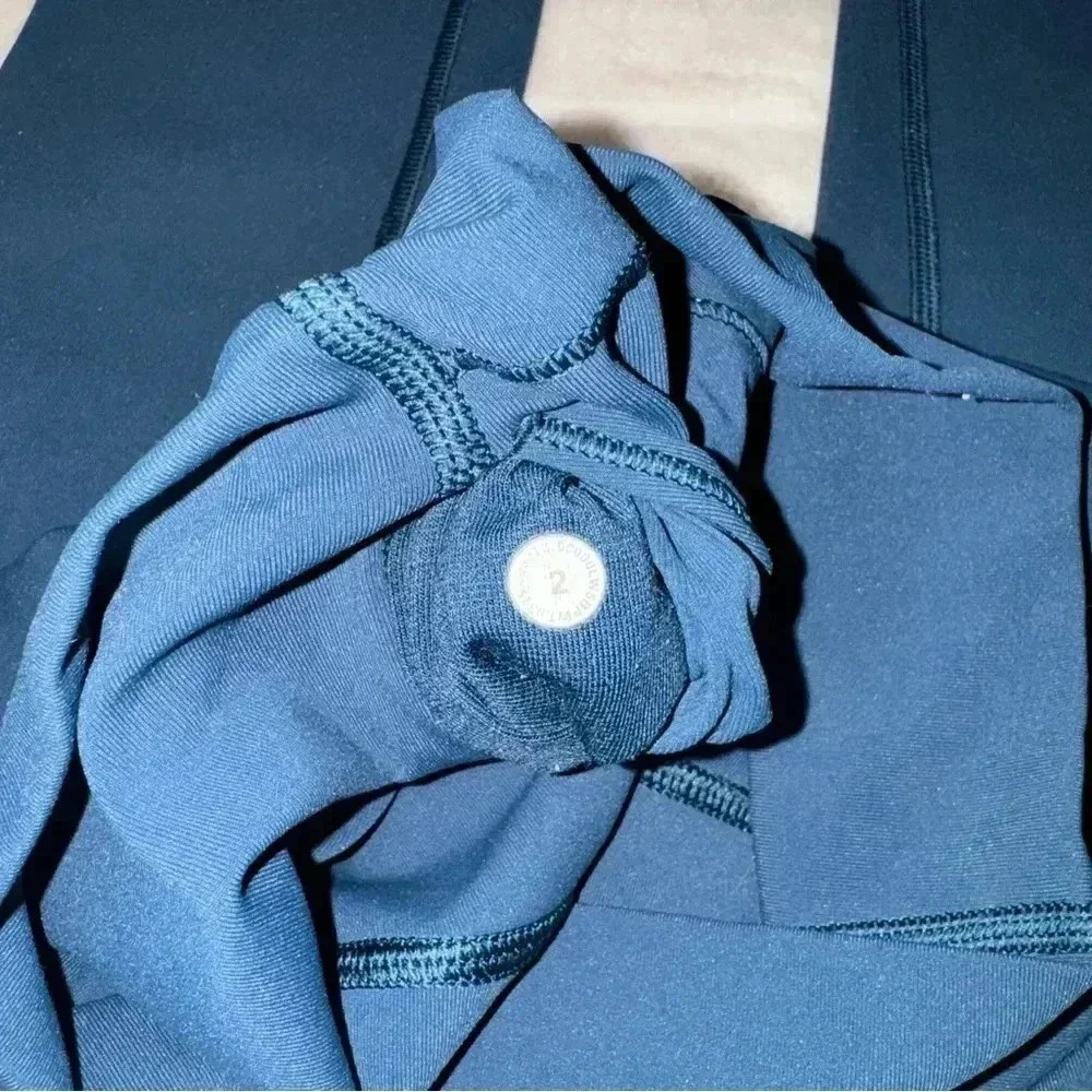 Lululemon Wunder Unders - Picture 7 of 8
